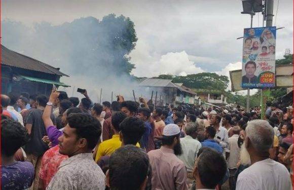 হাতিয়ায় আগুনে ১৩ দোকান পুড়ে চাই অর্ধ কোটি টাকার ক্ষয়ক্ষতি