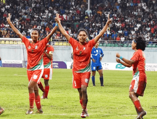 বাংলাদেশ নারী ফুটবল দলকে স্পিকারের অভিনন্দন