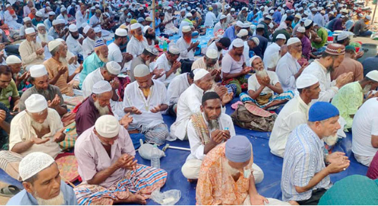 দিনাজপুরে আখেরি মোনাজাতে শেষ হলো জেলা ইজতেমা