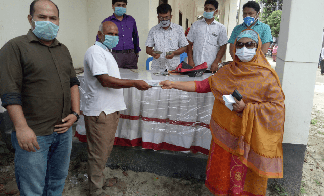 রাণীশংকৈলে নন এমপিওশিক্ষক- কর্মচারীদেরমাঝেপ্রণোদনাপ্রদান