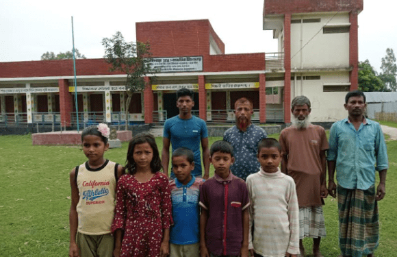 পীরগঞ্জে জসাইপাড়া সরকারি প্রাথমিক বিদ্যালয়ের শিক্ষকদের সকাল ১১/১২টায় স্কুল খোলা সহ বিভিন্ন অনিয়ম 