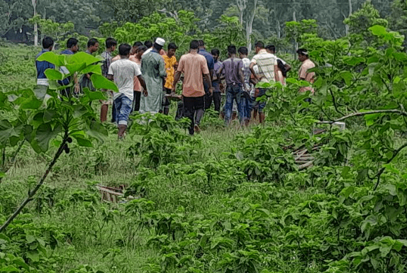 রাতেই কবরস্থান থেকে ১৯ টি কঙ্কাল চুরি