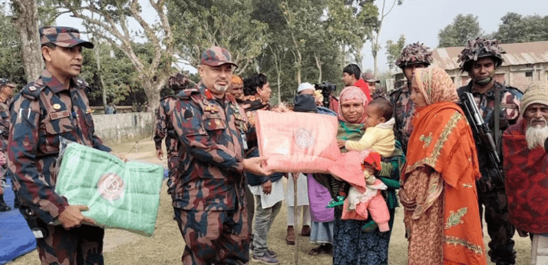 অসহায় ও দুঃস্থদের মাঝে শীতবস্ত্র বিতরণ করলেন রংপুর বিজিবি রিজিয়ন কমান্ডার