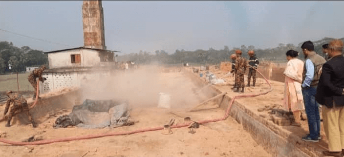 বালিথুবায় অবৈধ ইটভাটার জলন্ত আগুনে পানি ডেলে দিয়েছে প্রশাসন