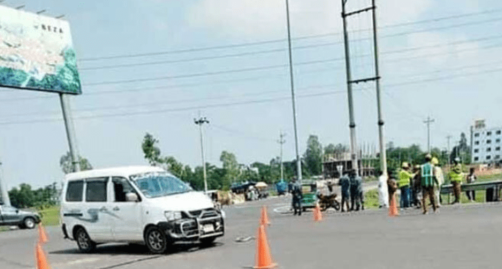 বঙ্গবন্ধু  টানেল সড়কে মাইক্রোবাস-সিএনজি সংঘর্ষে আহত ৫